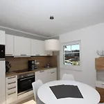 Strandresort Rex Rugia Ferienwohnung 13-7 Mit Sauna- Und Schwimmbadnutzung Im Ahoi Sellin Lobbe