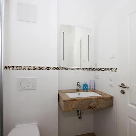 Strandnahe Mit Balkon, Gratis Nutzung Vom Ahoi Erlebnisbad Und Sauna In Sellin - Rex Rugia 13-7 * Lobbe